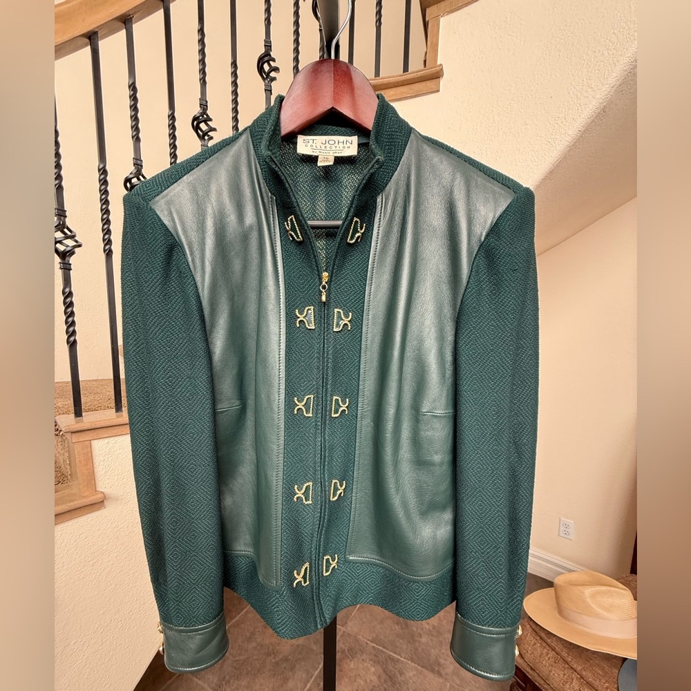 ST. JOHN COLLECTION LEATHER PANEL ZIP JACKET • GOLD ACCENTS • Vintage